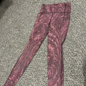 Groovy printed Lululemon leggings (tag ripped out wear size small leggings)
